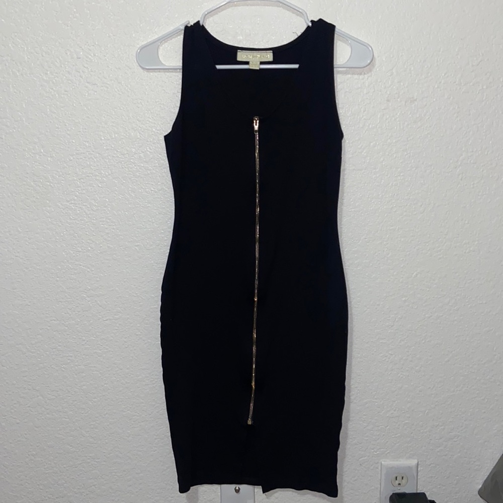 Front zipper black dress